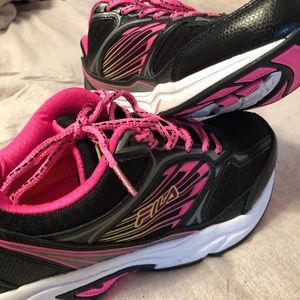 Like new Fila tennis shoes